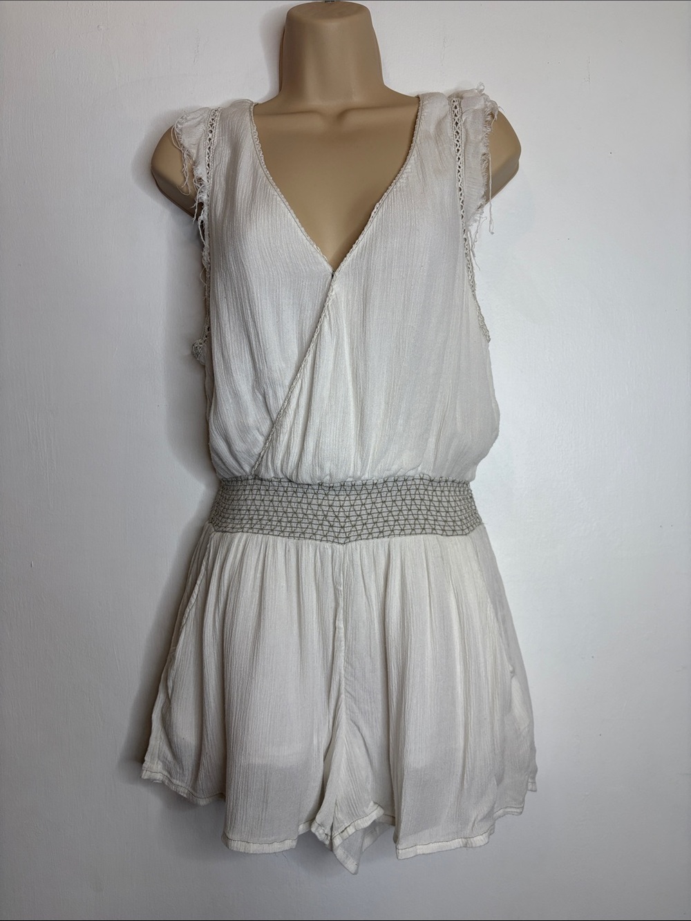 Free People Show Me Your Riri Sleeveless Smocked Waist Pocketed Romper